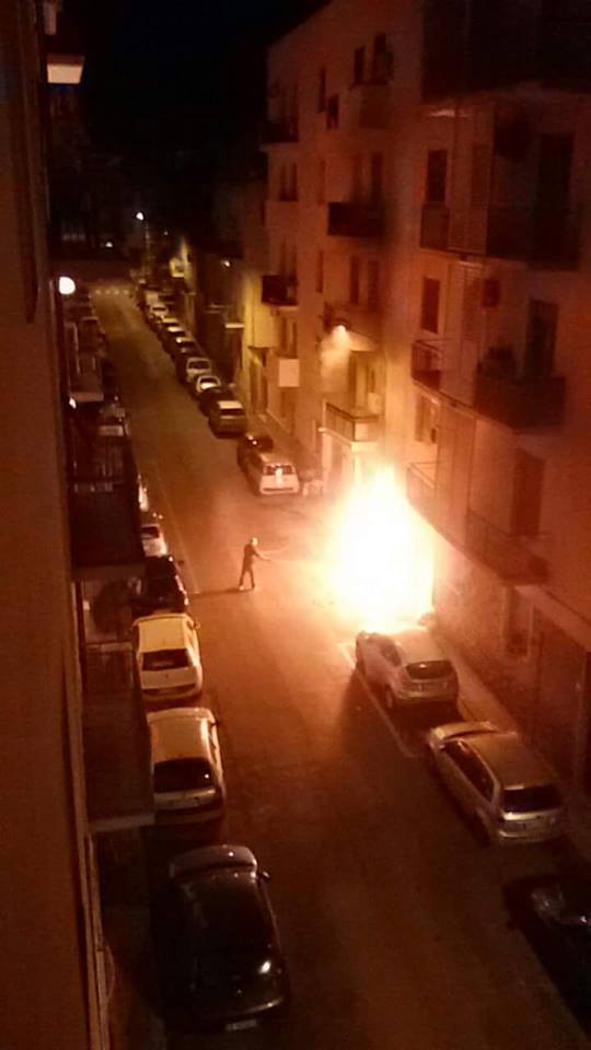 motorino a fuoco in via Gallura